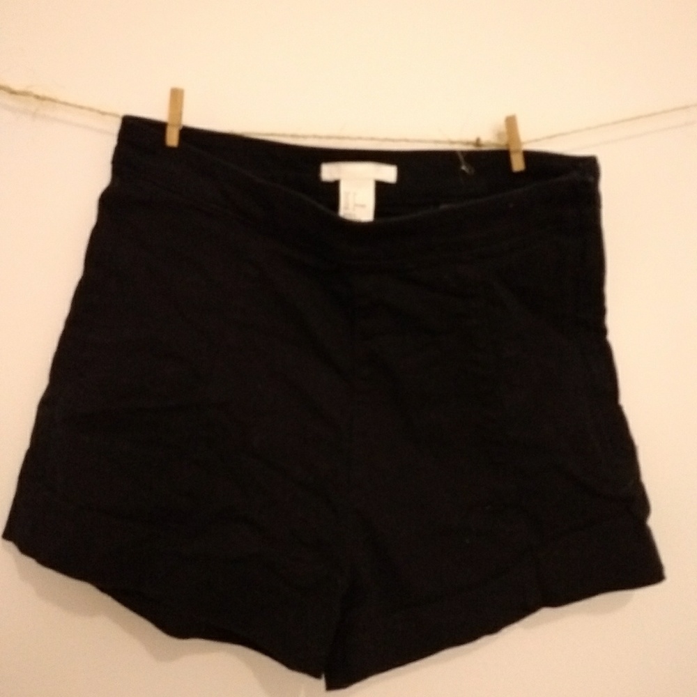 H&M black high waisted shorts